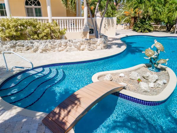 Gorgeous House with 3 Bedrooms and Close to the Beach