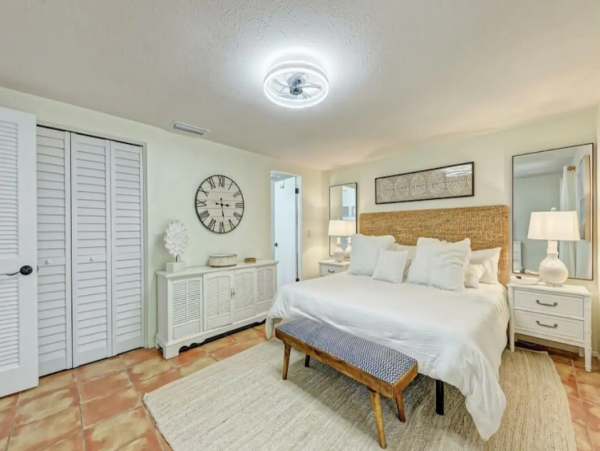 Adorable 2 Bedroom Rental Just a Few Blocks to Beach