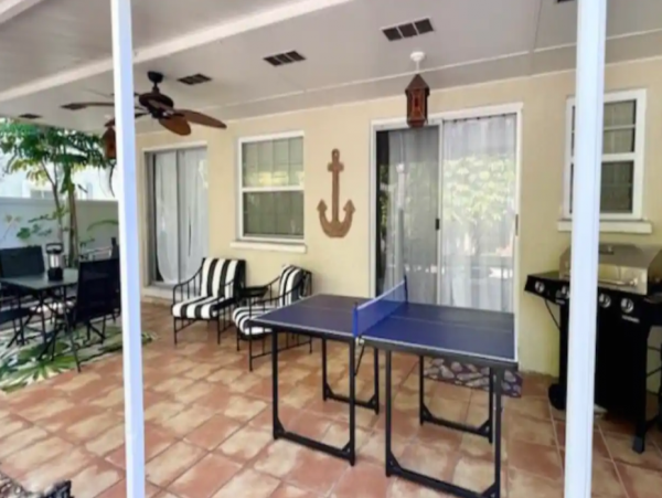Adorable 2 Bedroom Rental Just a Few Blocks to Beach