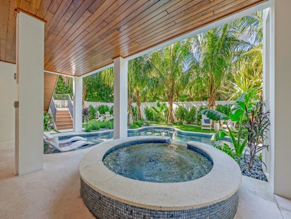 Anna Maria Vacation Home Seven Bedroom