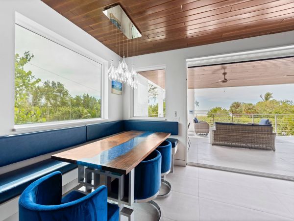 Longboat Key Beachfront Vacation Rental | Luxury Gulf-Front Home with Infinity Pool