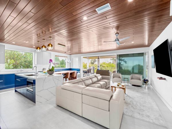 Longboat Key Beachfront Vacation Rental | Luxury Gulf-Front Home with Infinity Pool