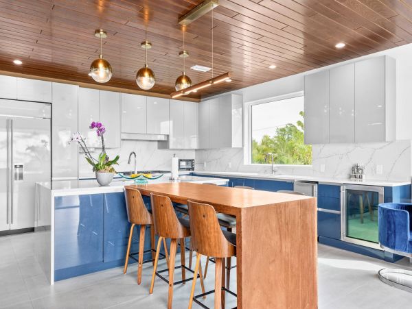 Longboat Key Beachfront Vacation Rental | Luxury Gulf-Front Home with Infinity Pool
