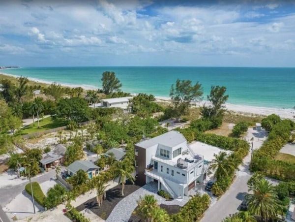 Longboat Key Beachfront Vacation Rental | Luxury Gulf-Front Home with Infinity Pool