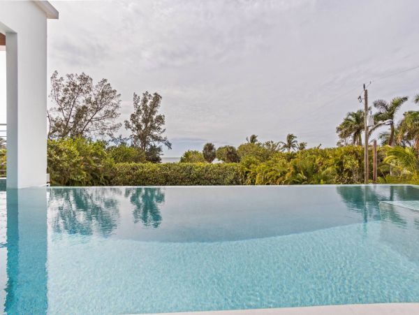 Longboat Key Beachfront Vacation Rental | Luxury Gulf-Front Home with Infinity Pool