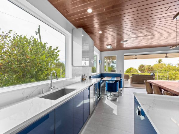 Longboat Key Beachfront Vacation Rental | Luxury Gulf-Front Home with Infinity Pool