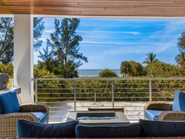 Longboat Key Beachfront Vacation Rental | Luxury Gulf-Front Home with Infinity Pool