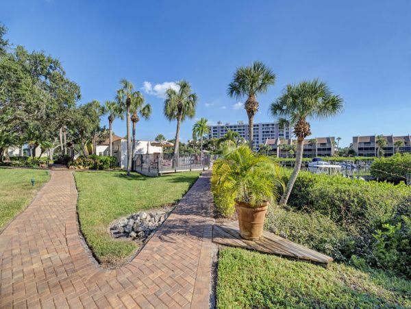 Siesta Key Bayside Condo with views of the Intracoastal waterway