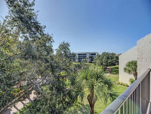 Siesta Key Bayside Condo with views of the Intracoastal waterway