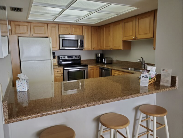 Three Bedroom Vacation Townhome Bayside Stroll to Beaches.