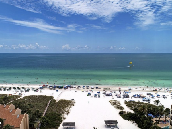 Three Bedroom Vacation Townhome Bayside Stroll to Beaches.