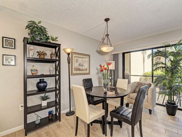 Charming 2-Bedroom Siesta Key Condo