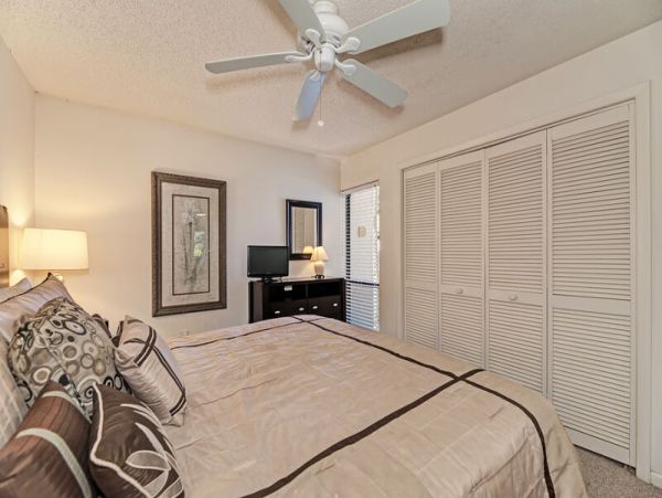 Charming 2-Bedroom Siesta Key Condo