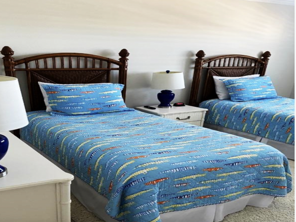 Siesta Key Renovate Three Bedroom Vacation Condo Pool