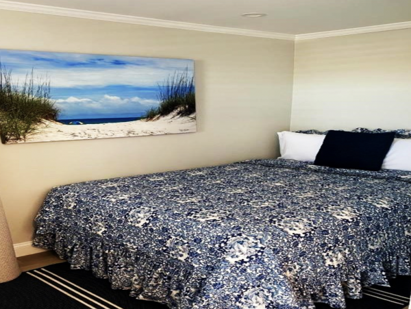 Siesta Key Renovate Three Bedroom Vacation Condo Pool