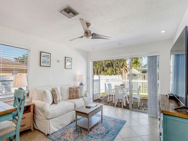 Naples Vacation Home Three Bedroom Plus Guest House