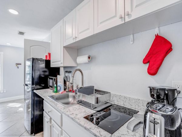 Naples Vacation Home Three Bedroom Plus Guest House