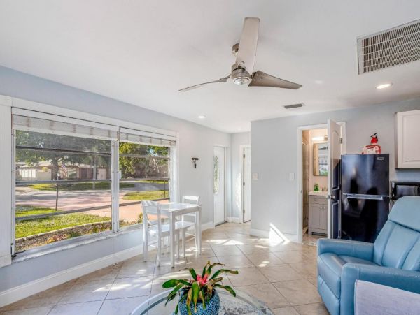 Naples Vacation Home Three Bedroom Plus Guest House