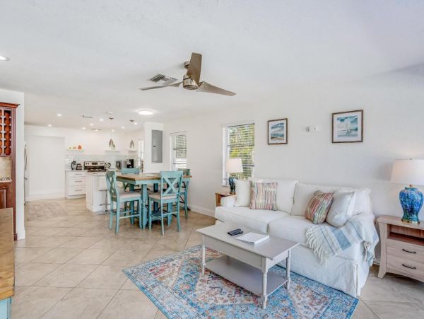 Naples Vacation Home Three Bedroom Plus Guest House