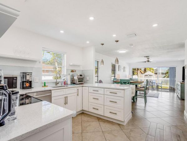 Naples Vacation Home Three Bedroom Plus Guest House