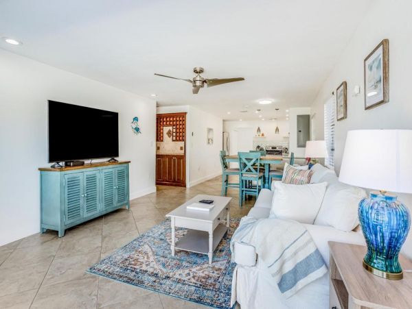 Naples Vacation Home Three Bedroom Plus Guest House
