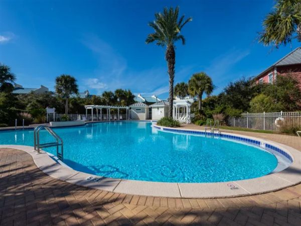 4 Bedroom Vacation Home in Miramar Beach Close to Beach