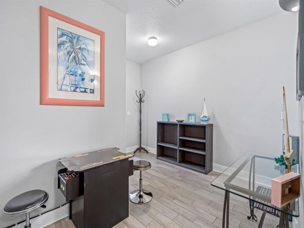 4 Bedroom Vacation Home in Miramar Beach Close to Beach