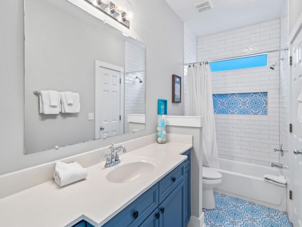 4 Bedroom Vacation Home in Miramar Beach Close to Beach
