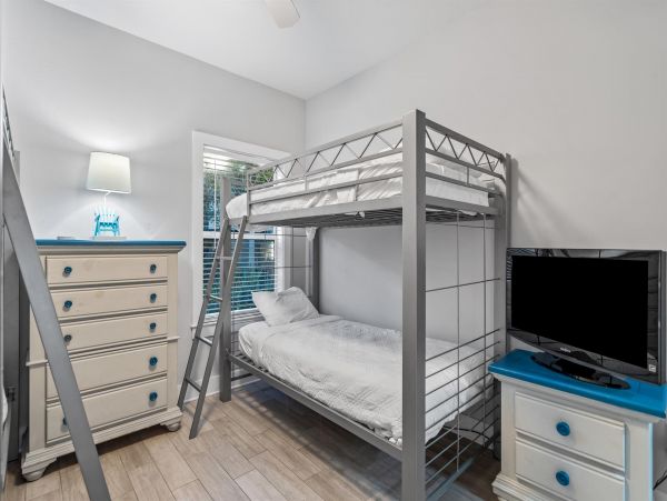 4 Bedroom Vacation Home in Miramar Beach Close to Beach