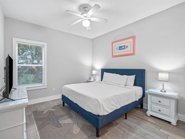 4 Bedroom Vacation Home in Miramar Beach Close to Beach