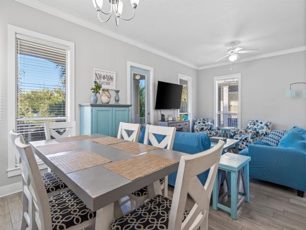 4 Bedroom Vacation Home in Miramar Beach Close to Beach
