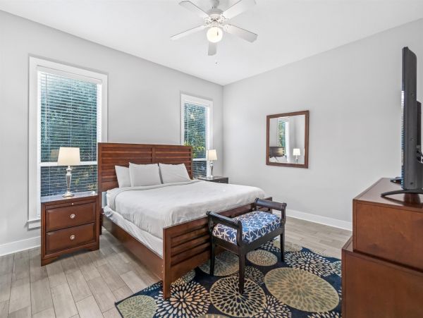 4 Bedroom Vacation Home in Miramar Beach Close to Beach