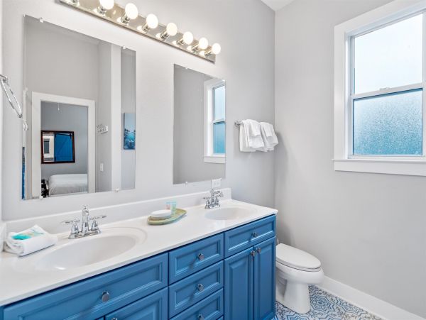 4 Bedroom Vacation Home in Miramar Beach Close to Beach