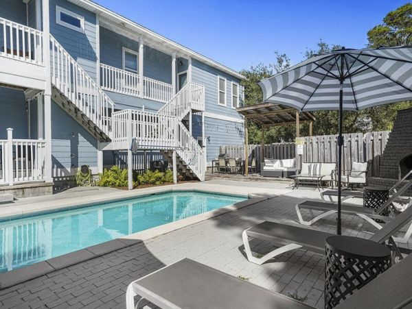 Four Bedroom Vacation Rental Home in Miramar Beach