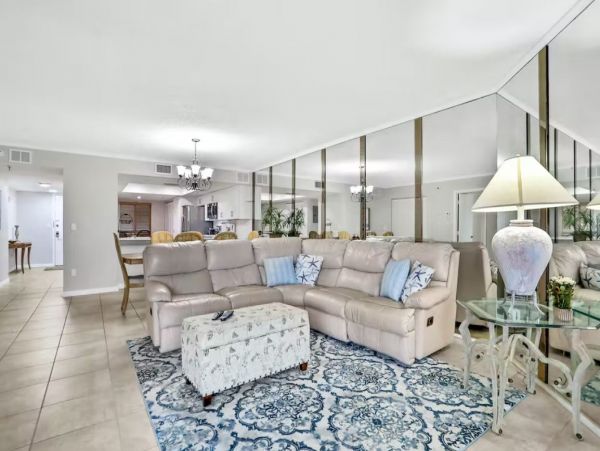 Charming 2 Bedroom Vacation Condo in Indian Shores