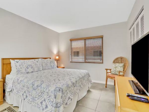 Charming 2 Bedroom Vacation Condo in Indian Shores