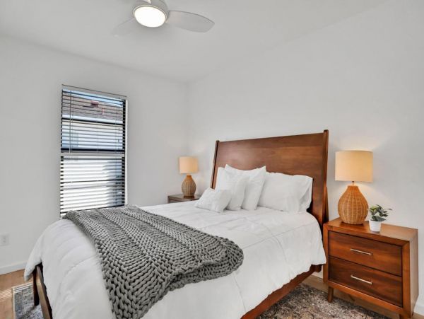Naples 3 Bedroom Home Sleeps 10 Guests