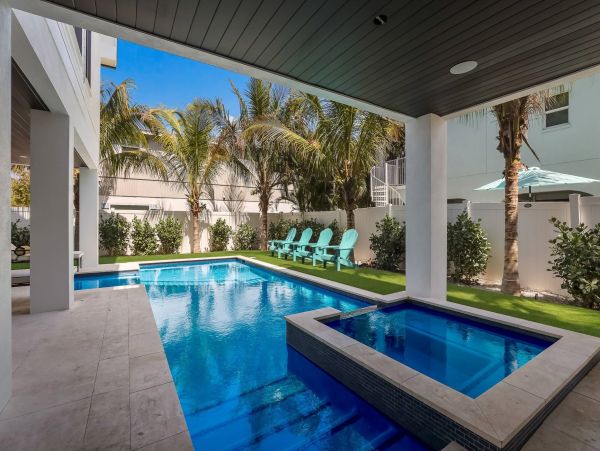 Anna Maria Coastal Luxury Home with Private Pool & Close to Beach