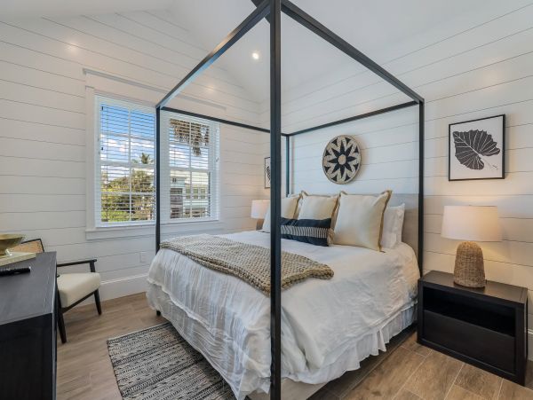 Anna Maria Coastal Luxury Home with Private Pool & Close to Beach