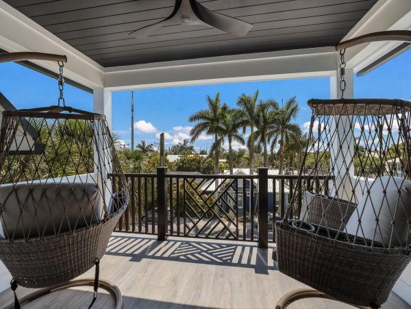 Anna Maria Coastal Luxury Home with Private Pool & Close to Beach