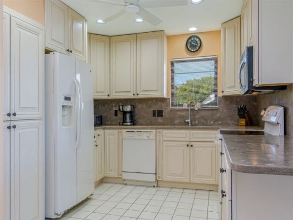 Marathon 3 Bedroom Rental with 360° Views and 80 Ft of Dockage