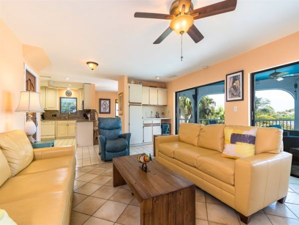 Marathon 3 Bedroom Rental with 360° Views and 80 Ft of Dockage
