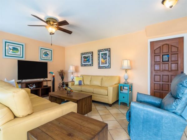 Marathon 3 Bedroom Rental with 360° Views and 80 Ft of Dockage