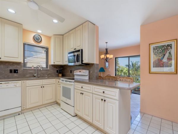 Marathon 3 Bedroom Rental with 360° Views and 80 Ft of Dockage