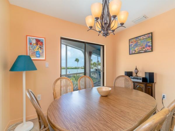 Marathon 3 Bedroom Rental with 360° Views and 80 Ft of Dockage