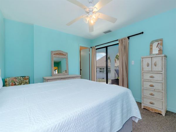 Marathon 3 Bedroom Rental with 360° Views and 80 Ft of Dockage