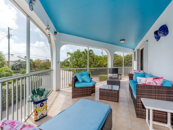 Marathon 3 Bedroom Rental with 360° Views and 80 Ft of Dockage