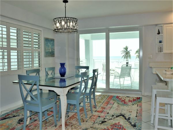 Beachfront Siesta Key Condo Two Bedrooms Sleeps Six