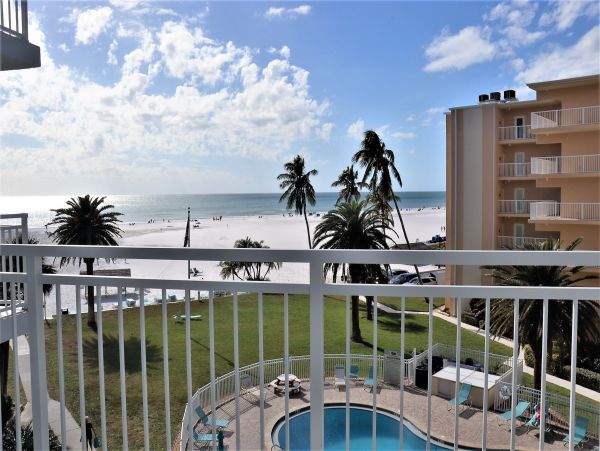 Beachfront Siesta Key Condo Two Bedrooms Sleeps Six