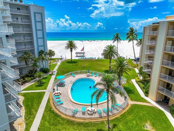Beachfront Siesta Key Condo Two Bedrooms Sleeps Six